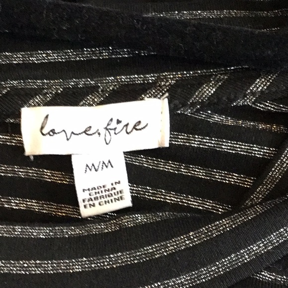 High low blouse. Bk crepe on bottom. - Picture 3 of 3